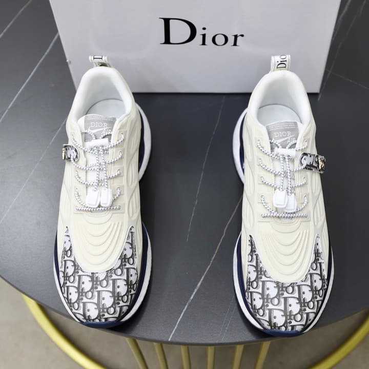 Dior Men's Luxury Running Shoes in Off-white With Grey Pattern