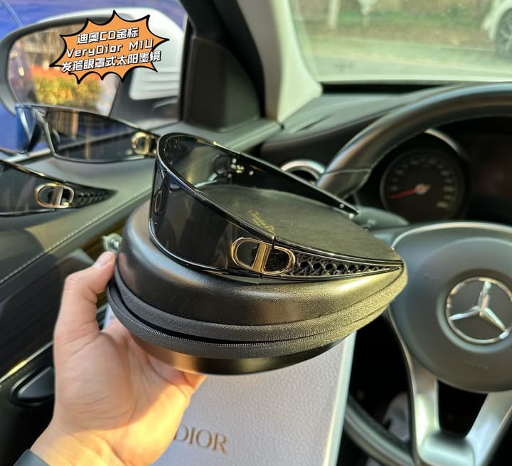 Dior Verydior M1U Headband Sunglasses in Classic Black With Gold Logo