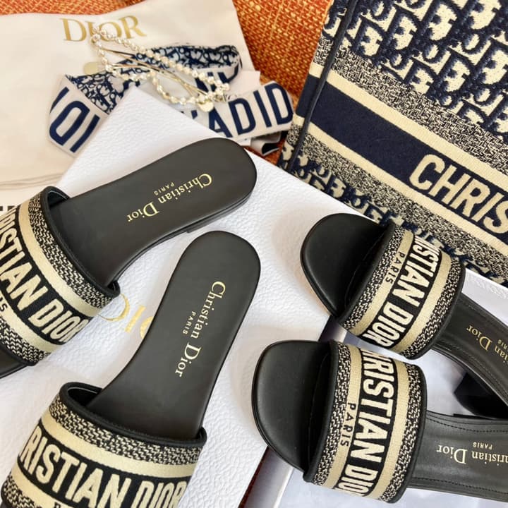 Dior Ladies Oblique Embroidered Slides – Spring/Summer Collection