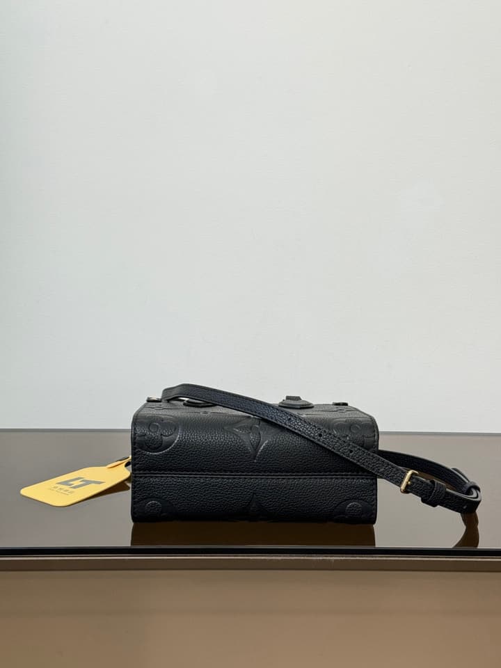 Louis Vuitton OnTheGo BB Handbag in Black Monogram