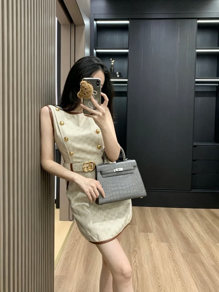 Gucci GG Retro Monogram Sleeveless Dress – Spring/Summer Collection in Apricot