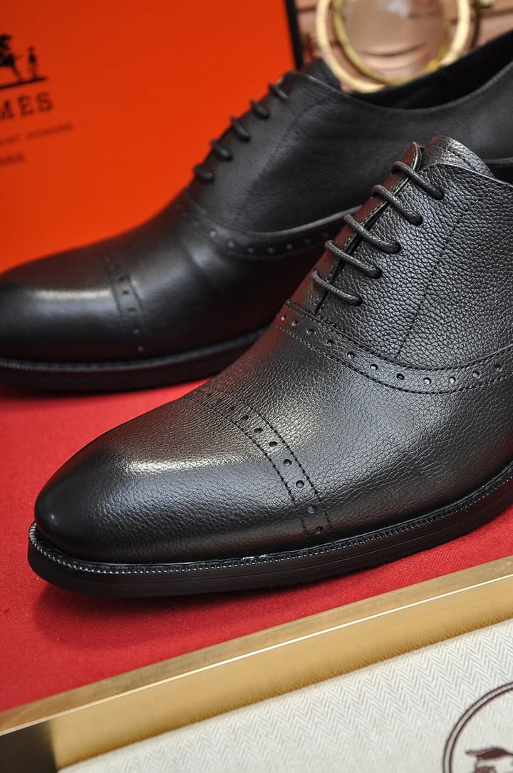 Hermès Classic Leather Loafers in Black