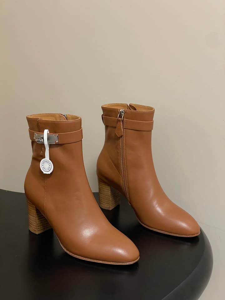 Hermès Saint Germain Kelly Buckle Ankle Boots – 25FW in Black