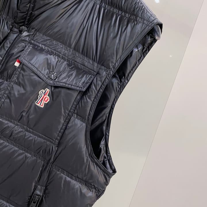 Moncler Goose Down Puffer Jacket – 2025FW in Deep Navy Vest