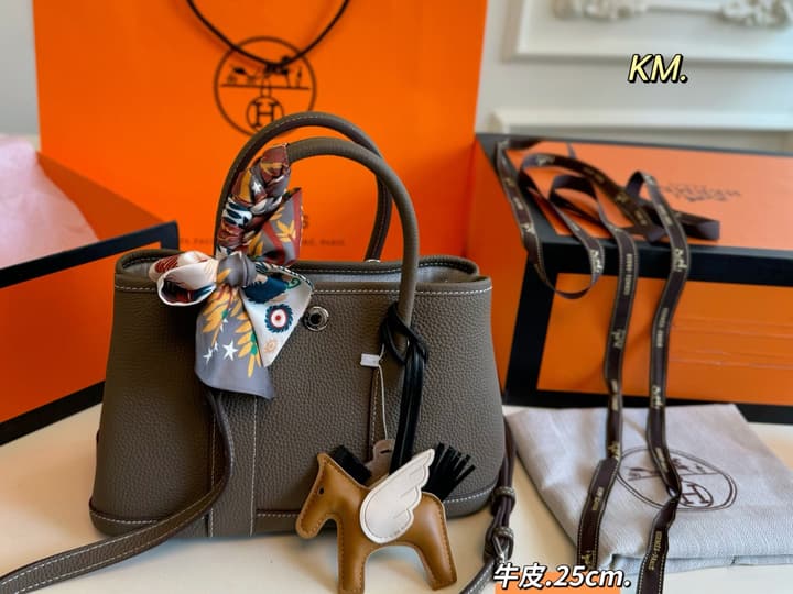 Hermès Garden Tote Bag in Black