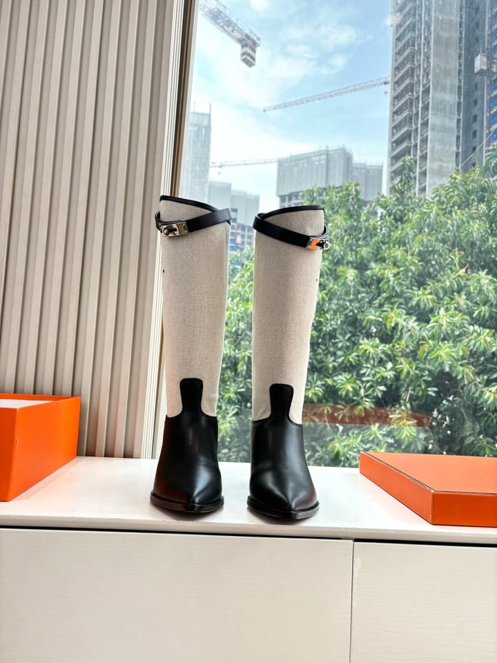 Hermès Classic Knee-High Boots – 2025FW in Assorted Buckle Riding Boots Display