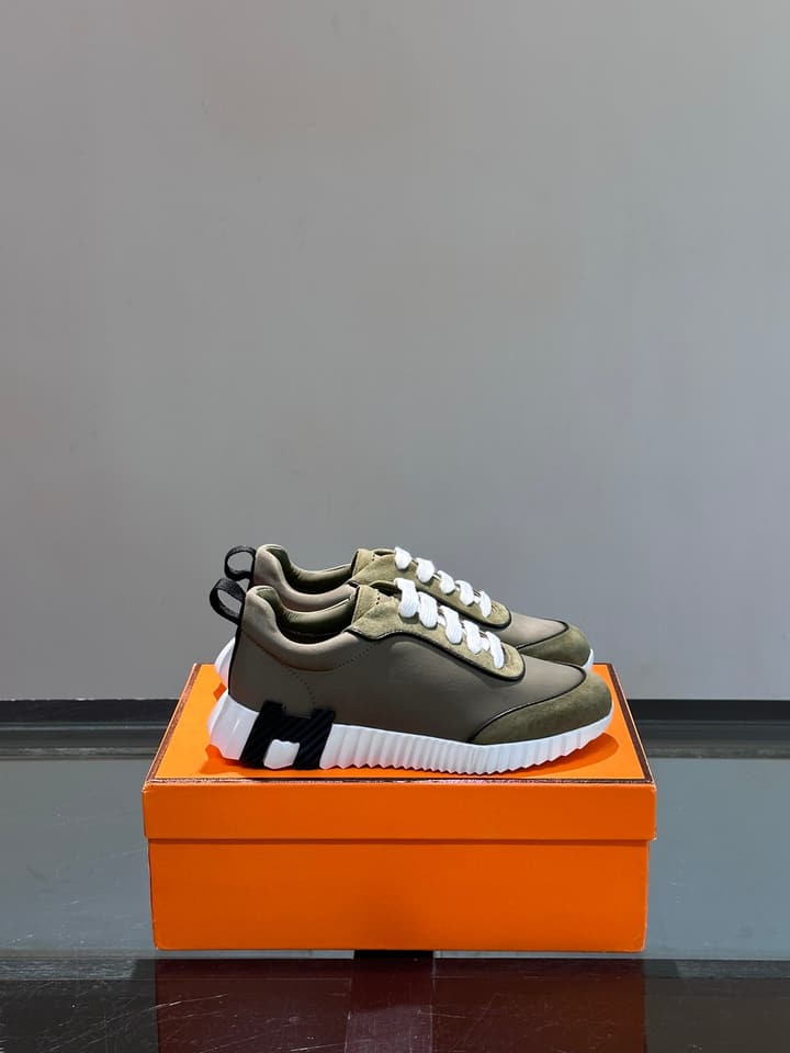 Hermès Bouncing Unisex Sneakers in Black