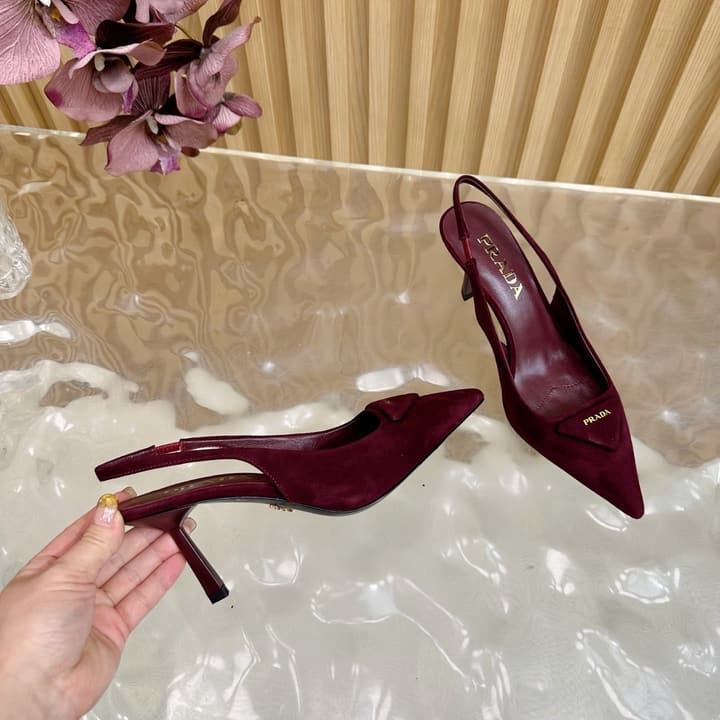 Prada 2025 Spring Pointed Toe Pumps in Matte Black