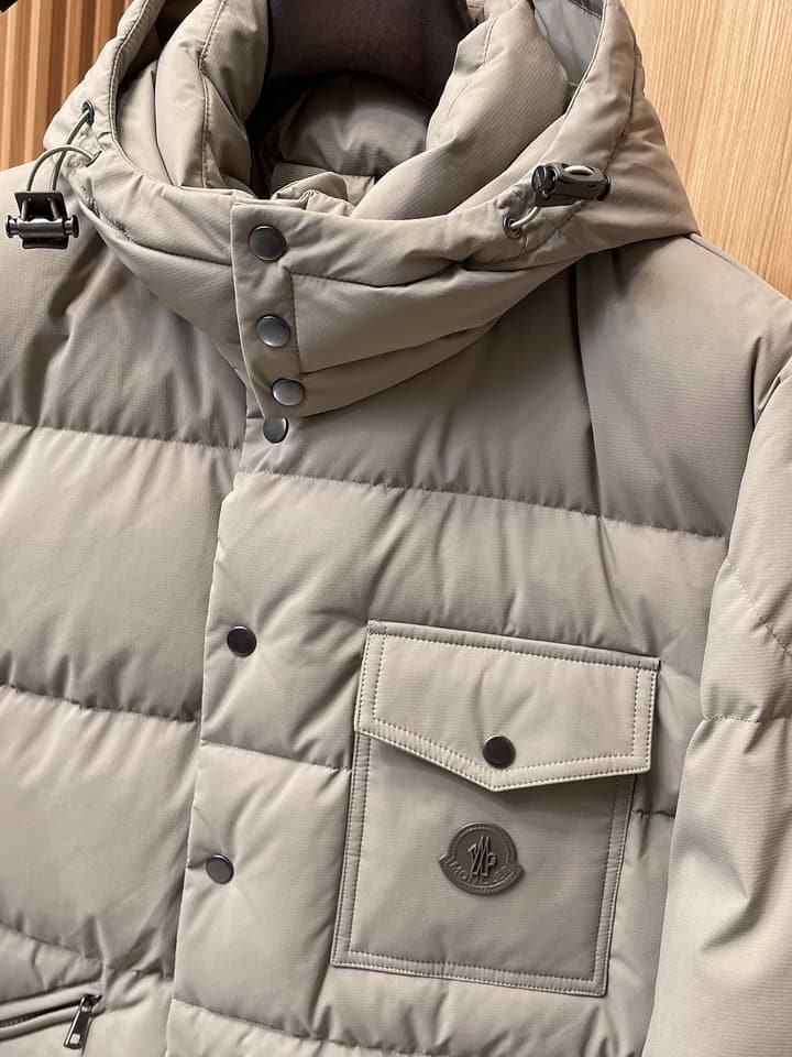 Moncler Designer Structural Down Jacket – 2025 Latest Model in Light Taupe Down Jacket
