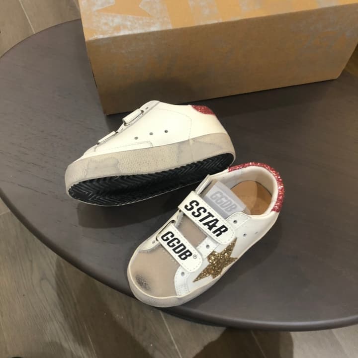 Golden Goose Kids Distressed Sneakers – Kids Collection in White With Black Heel And Grey Star