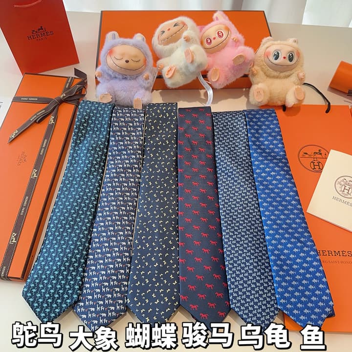 Hermès Animal Series Men's Silk Tie in Blue With Pink Pattern