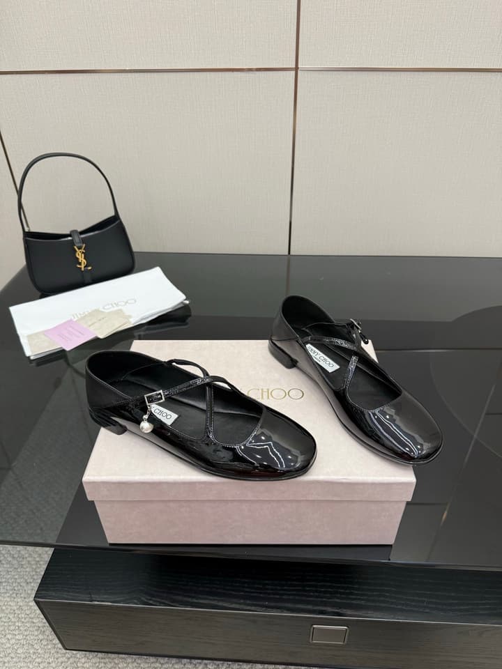 Jimmy Choo Patent Leather Ballerina Flats – 25SS in Black Patent