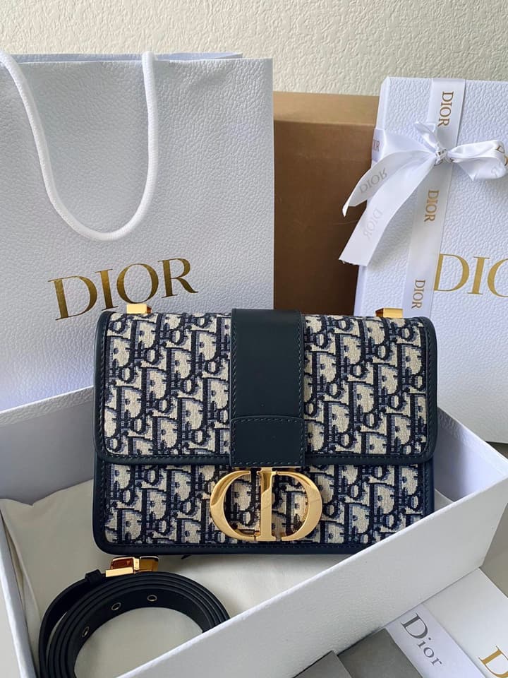 Dior Montaigne 30 Shoulder Bag in Navy Oblique Monogram