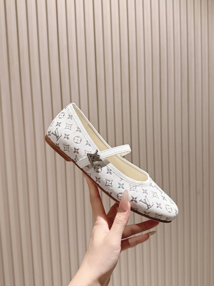 Louis Vuitton Ballet Flats – 2025SS in Black