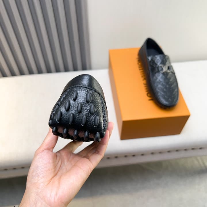 Louis Vuitton Pebbled Leather Driving Shoes in Black Textured Leather