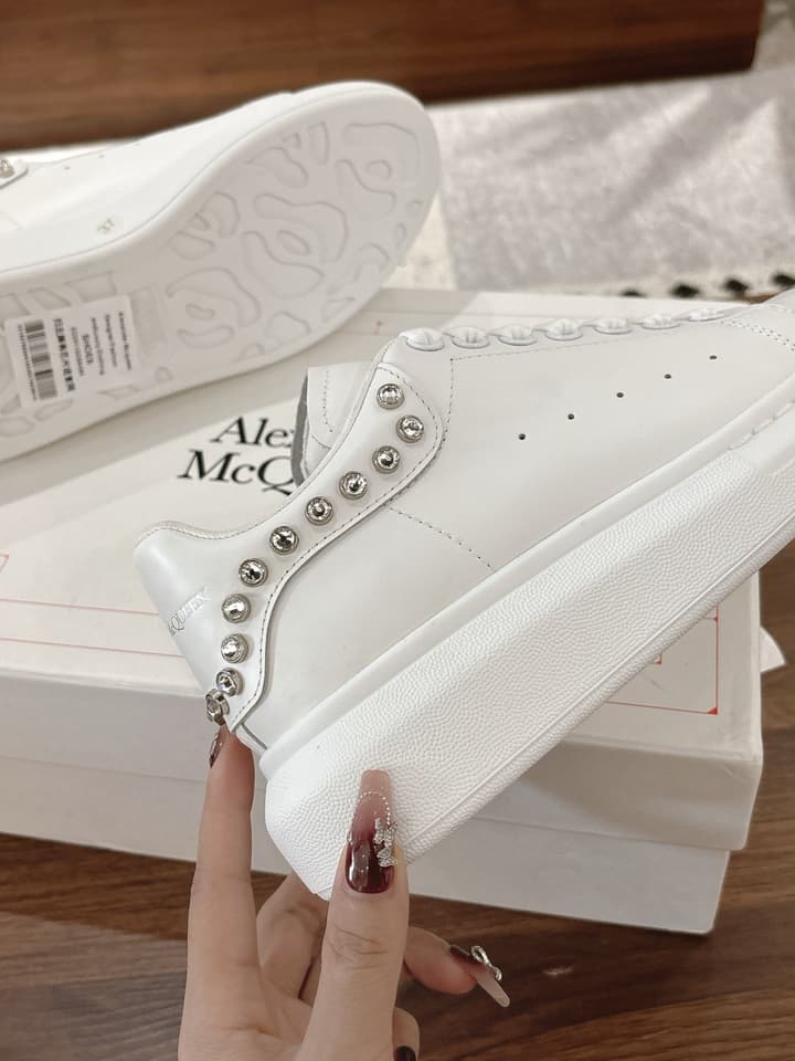 Alexander McQueen Diamond-Tail Oversized Sneakers – 2025SS
