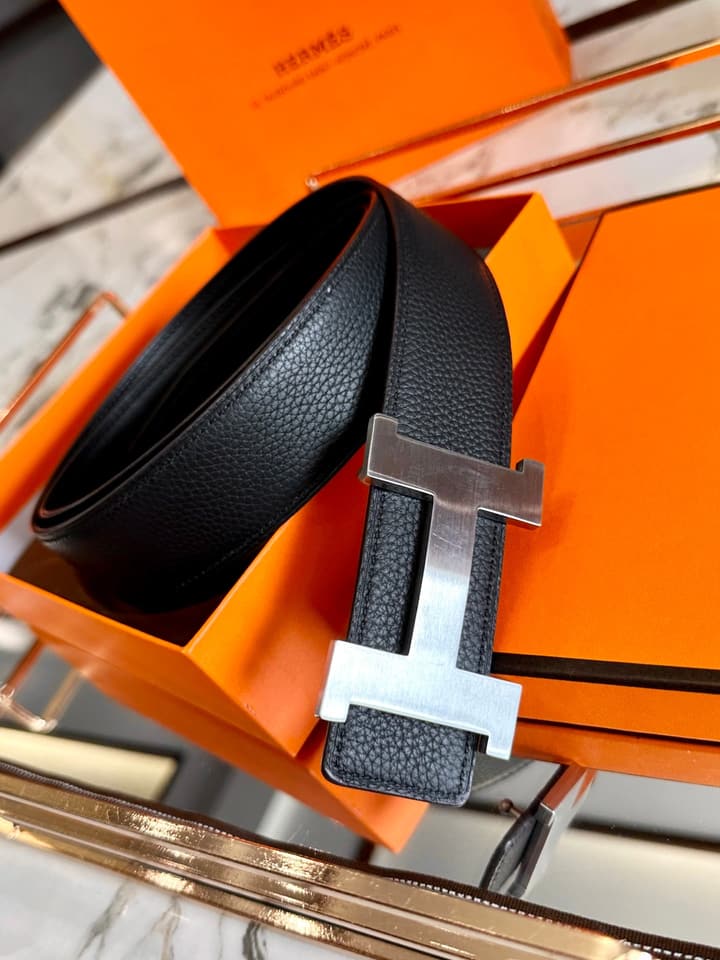 Hermès Textured Leather H Buckle Belt in Black Textured Leather With Silver H Buckle