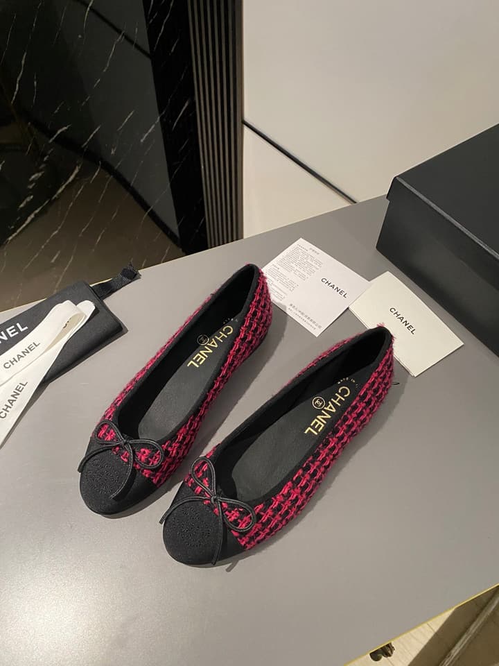 Chanel Classic Ballet Flats in Shiny Black