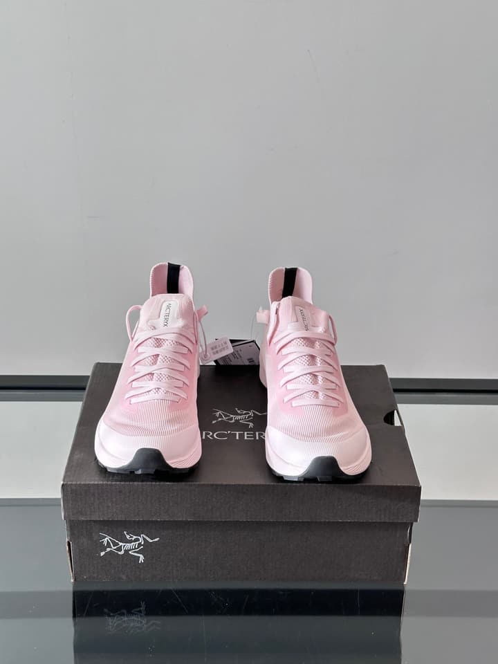 Arc'teryx Norvan SL 3 Trail Running Shoes in Light Pink