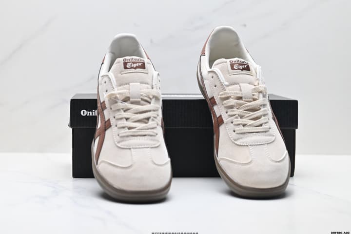 Onitsuka Tiger Tokuten Retro Low-Top Sneakers in Cream With Burgundy Stripes