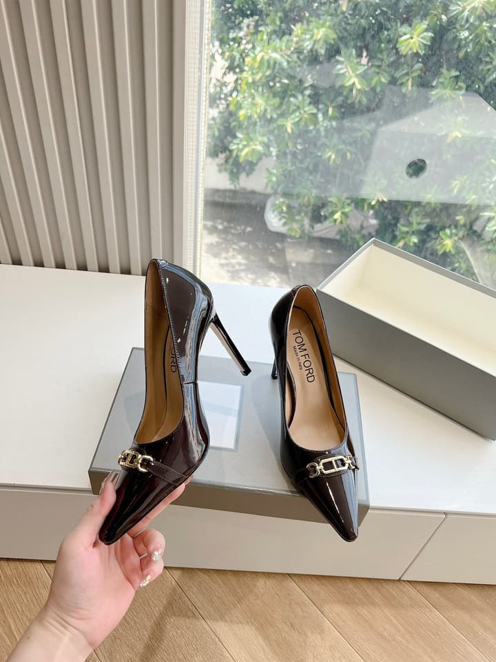 TOM FORD Pointed Toe High Heels – 2024 Autumn/Winter Collection in Crisp Black Patent