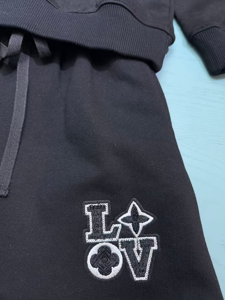 Louis Vuitton Kids Crewneck Sweatshirt and Skirt Set – 2025FW – Kids Collection in Black Set