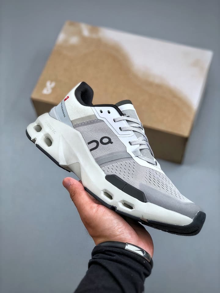 On Cloudpulse Lightweight Running Shoes