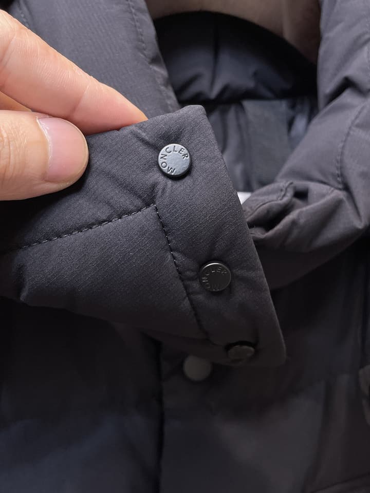 Moncler Designer Structural Down Jacket – 2025 Latest Model in Light Taupe Down Jacket