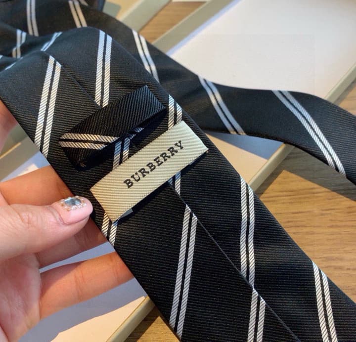 Burberry Vintage Check Silk Tie