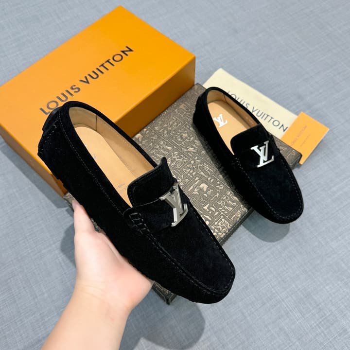 Louis Vuitton Men's Suede Driving Shoes in Black Suede