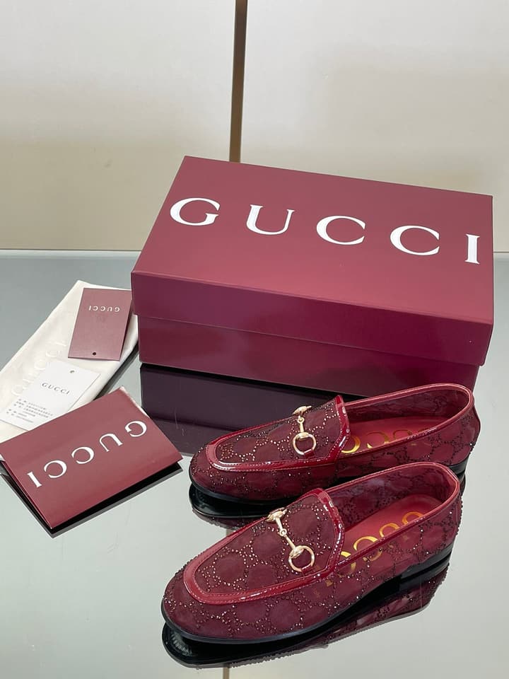 Gucci Patent Leather GG Crystal Loafers – FW25 in Black Patent Crystal Gg