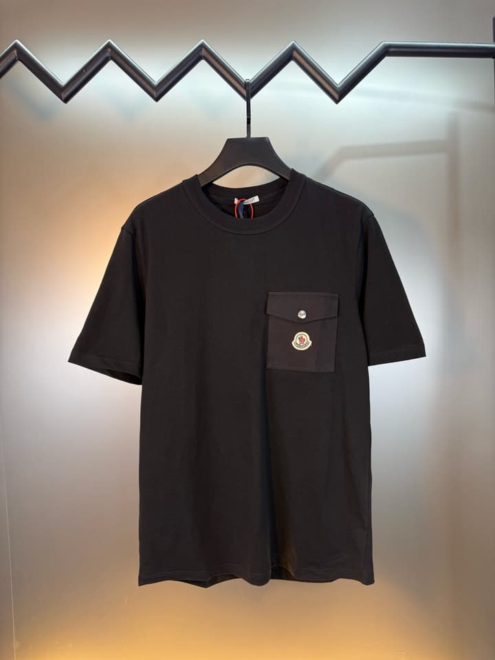 Moncler Logo Pocket Short Sleeve T-Shirt – 25SS in Deep Black