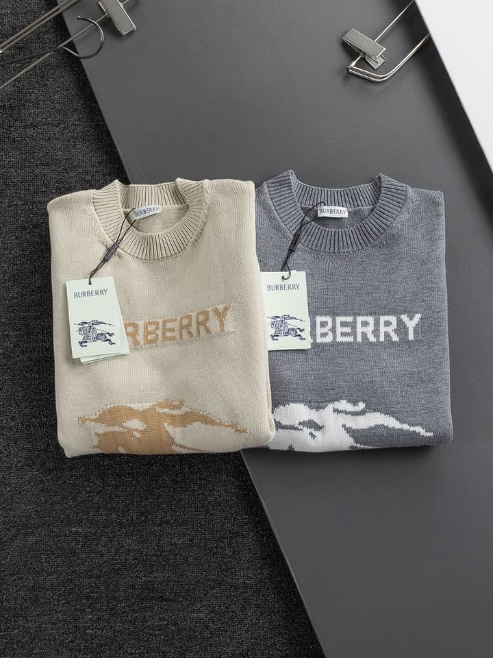 Burberry Equestrian Knight Jacquard Sweater – 25SS in Grey With White Logo