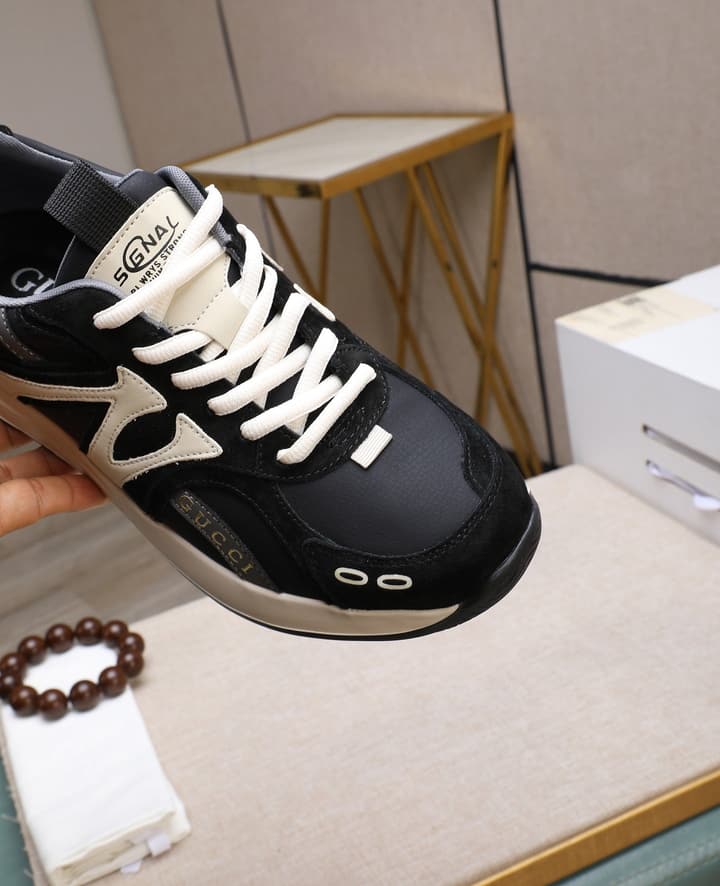 Gucci Latest Calfskin Leather Loafers in Beige With White Accents
