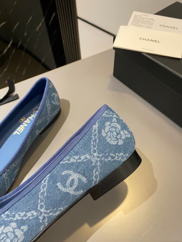Chanel Classic Ballet Flats in Fuchsia Embossed