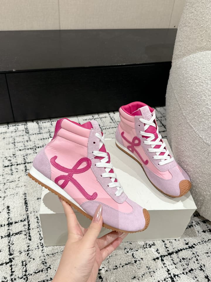Loewe Flow Runner 2.0 Runway Sneakers – 25SS in All White With Gum Sole