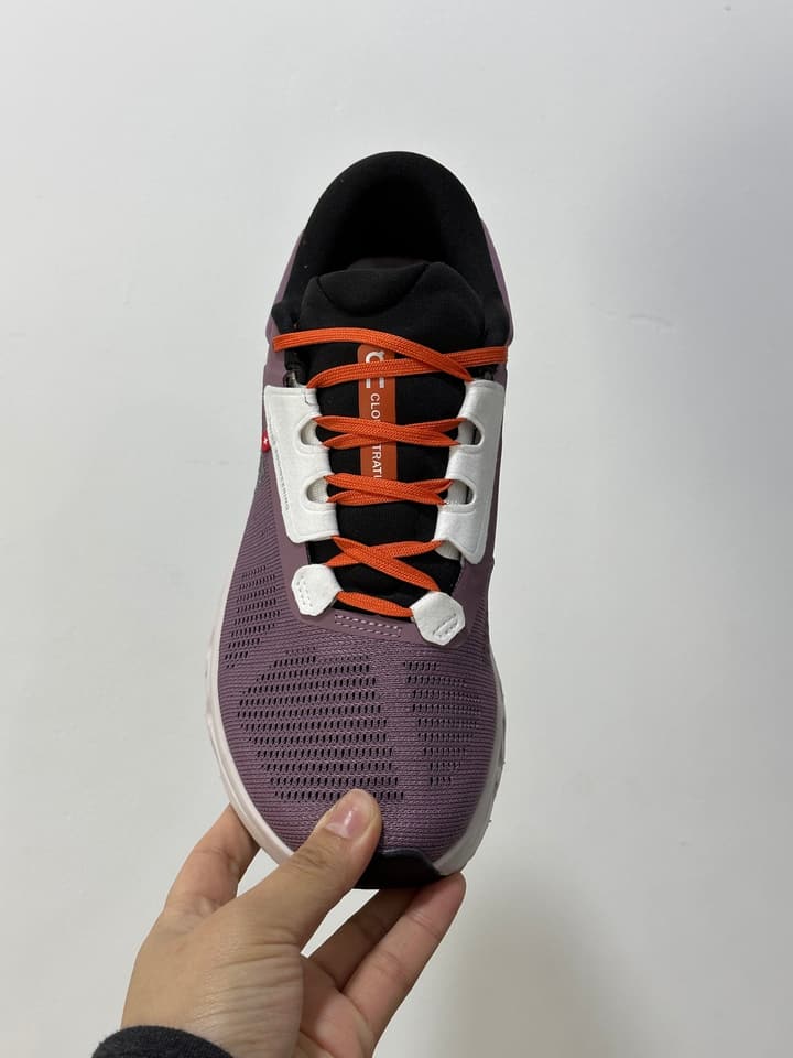 On x Roger Federer Cloudstratus 3 Special Edition Sneakers in All Black Red Accent