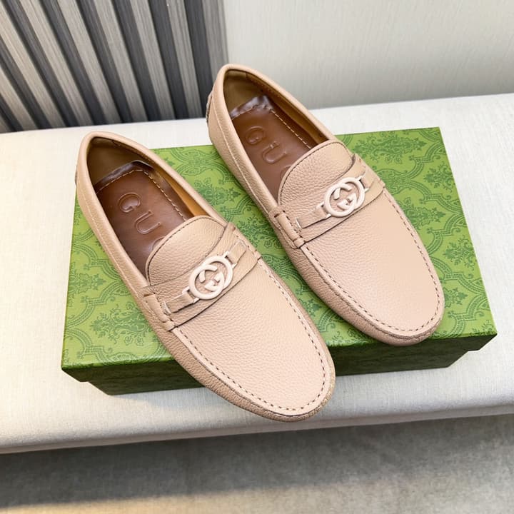 Gucci Premium Leather Loafers in Black Embossed Leather
