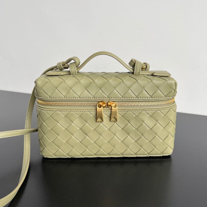 Bottega Veneta Intrecciato Vanity Case in Cream