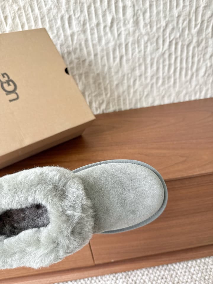 UGG Sheepskin Fur-Lined Slippers – Autumn/Winter Collection in Tall Light Pink With Cream Fur