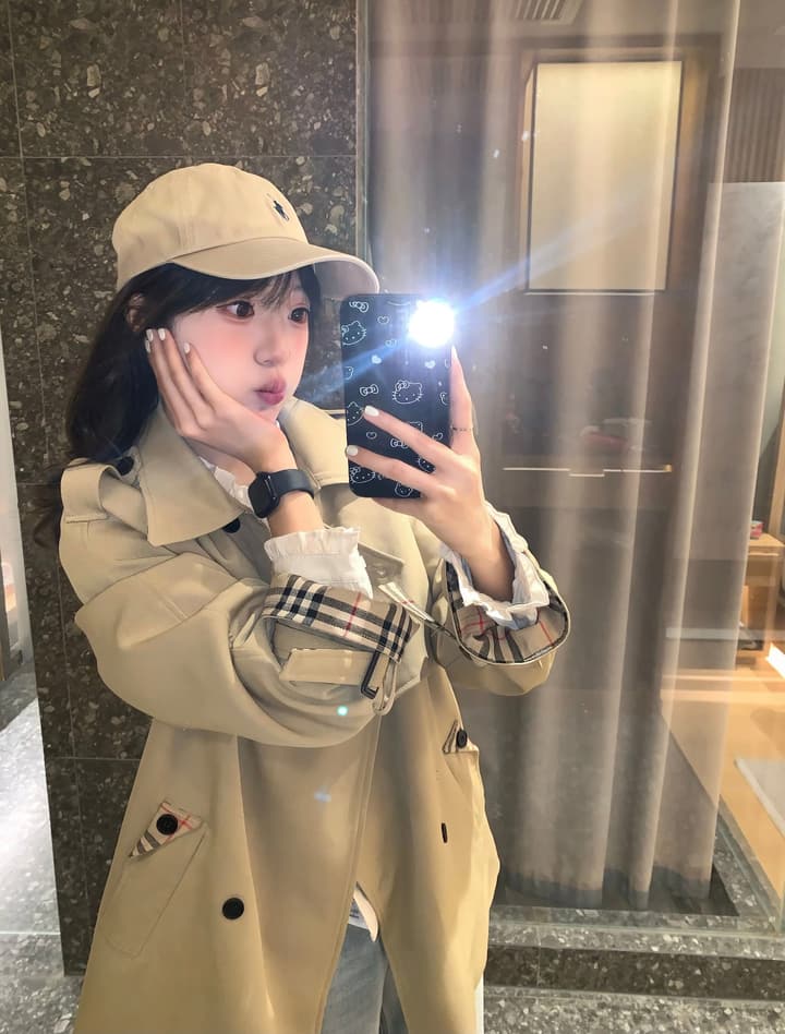 Burberry Short Trench Coat in Short Khaki Trench Coat