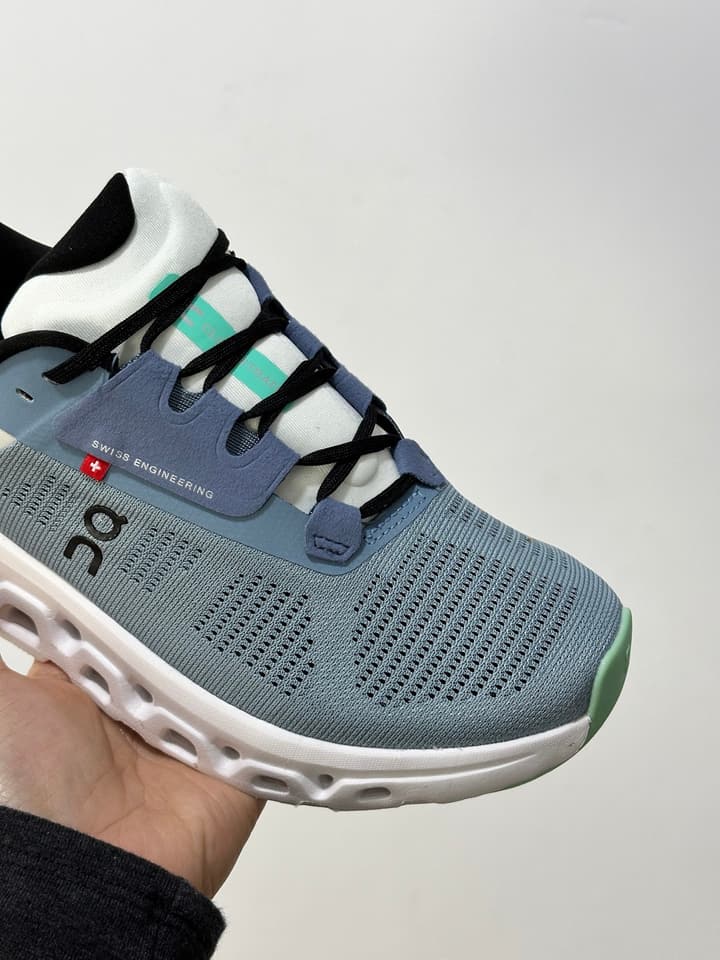 On x Roger Federer Cloudstratus 3 Special Edition Sneakers in All Black Red Accent