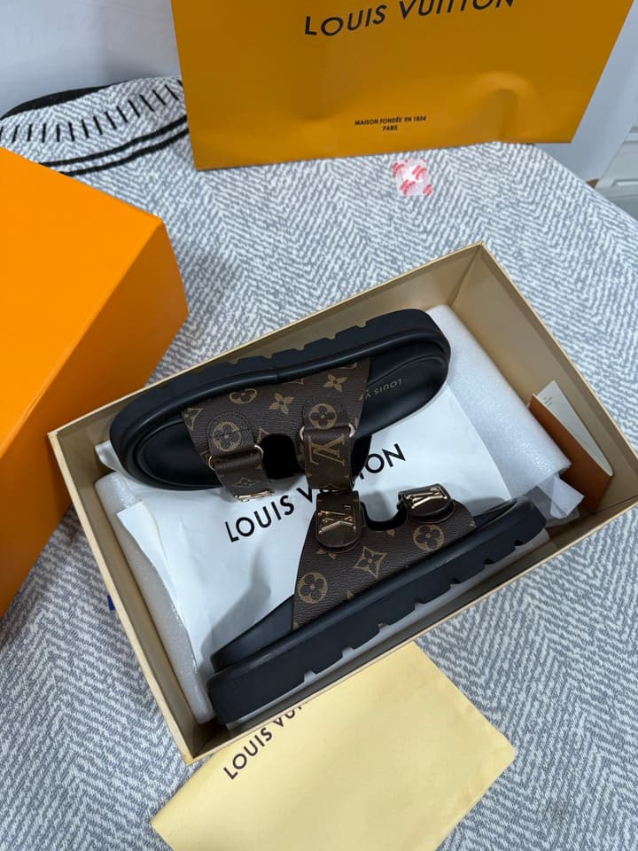 Louis Vuitton Velcro Platform Slippers – Spring/Summer 2024 in Monogram Black