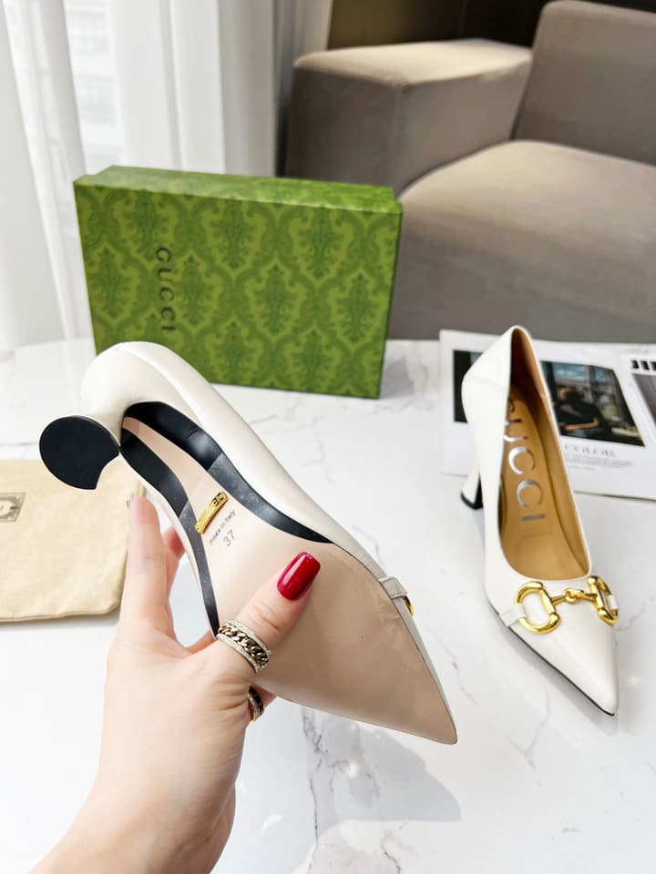 Gucci Horsebit Pointed Pumps – Early Spring Collection in Black