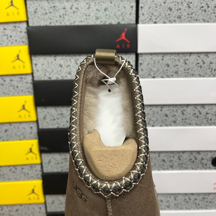 UGG Thick-Soled Low-Cut Fur Snow Boots in Olive Suede Patterned Trim