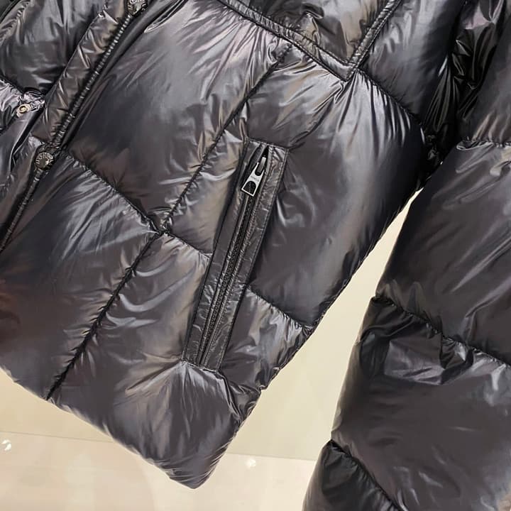 Moncler Goose Down Puffer Jacket – 2025FW in Dark Charcoal