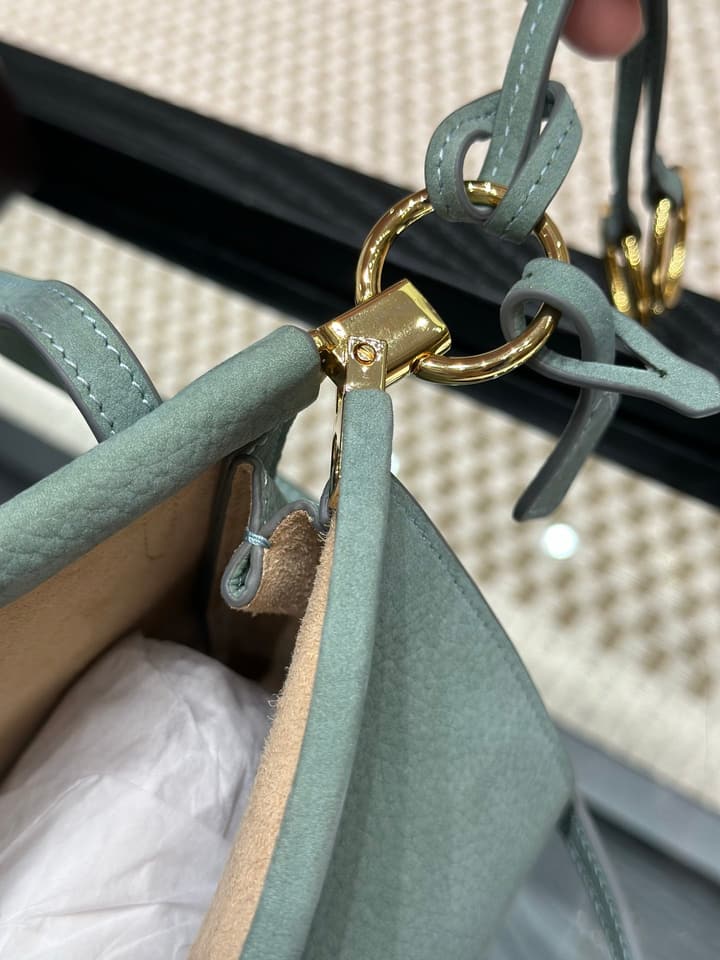 Alaïa Shoulder & Crossbody Bag in Green