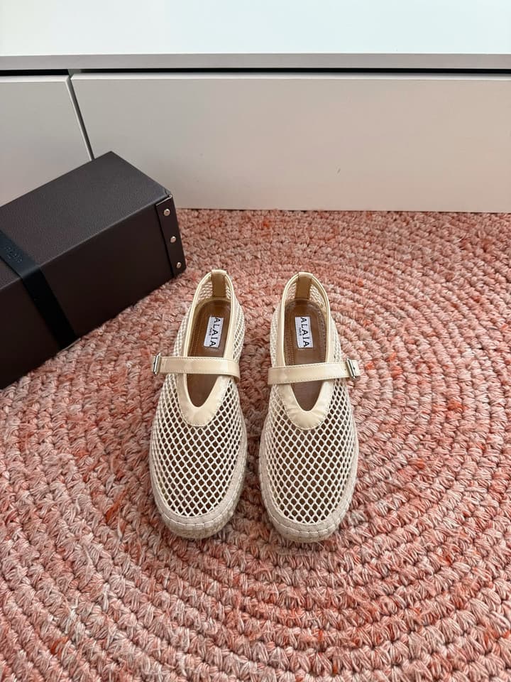 Alaïa Woven Fishnet Mules – 2026 Spring/Summer Collection in Beige
