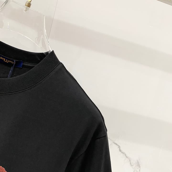 Louis Vuitton Eiffel Tower Silicone Logo T-Shirt – 2025SS in Black