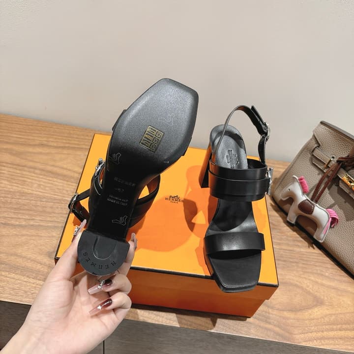 Hermes Color Block Flat Sandals – 2025 New Collection in Black